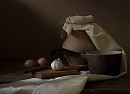 Натюрморт с крынкой, ковшом и полотенцем.